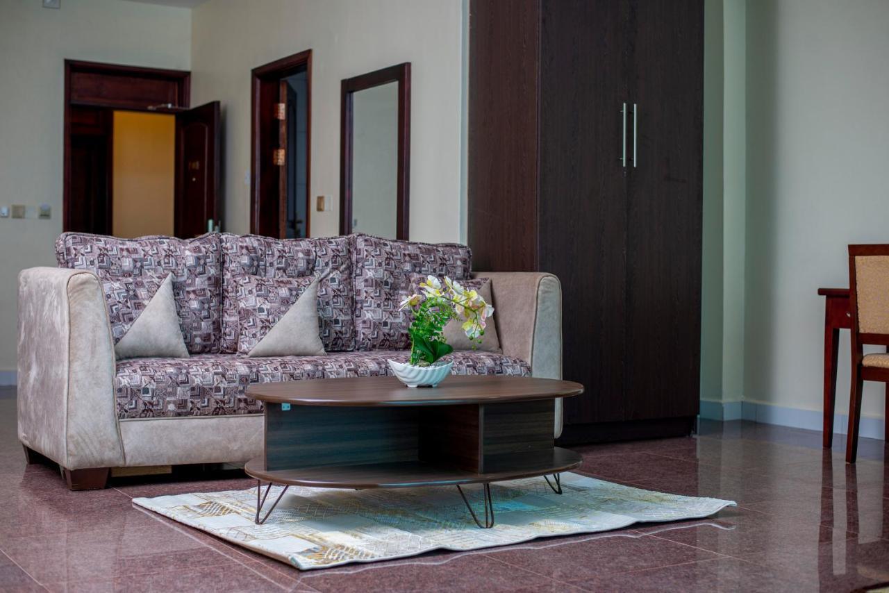 Koki Hotel คัมพาลา ภายนอก รูปภาพ