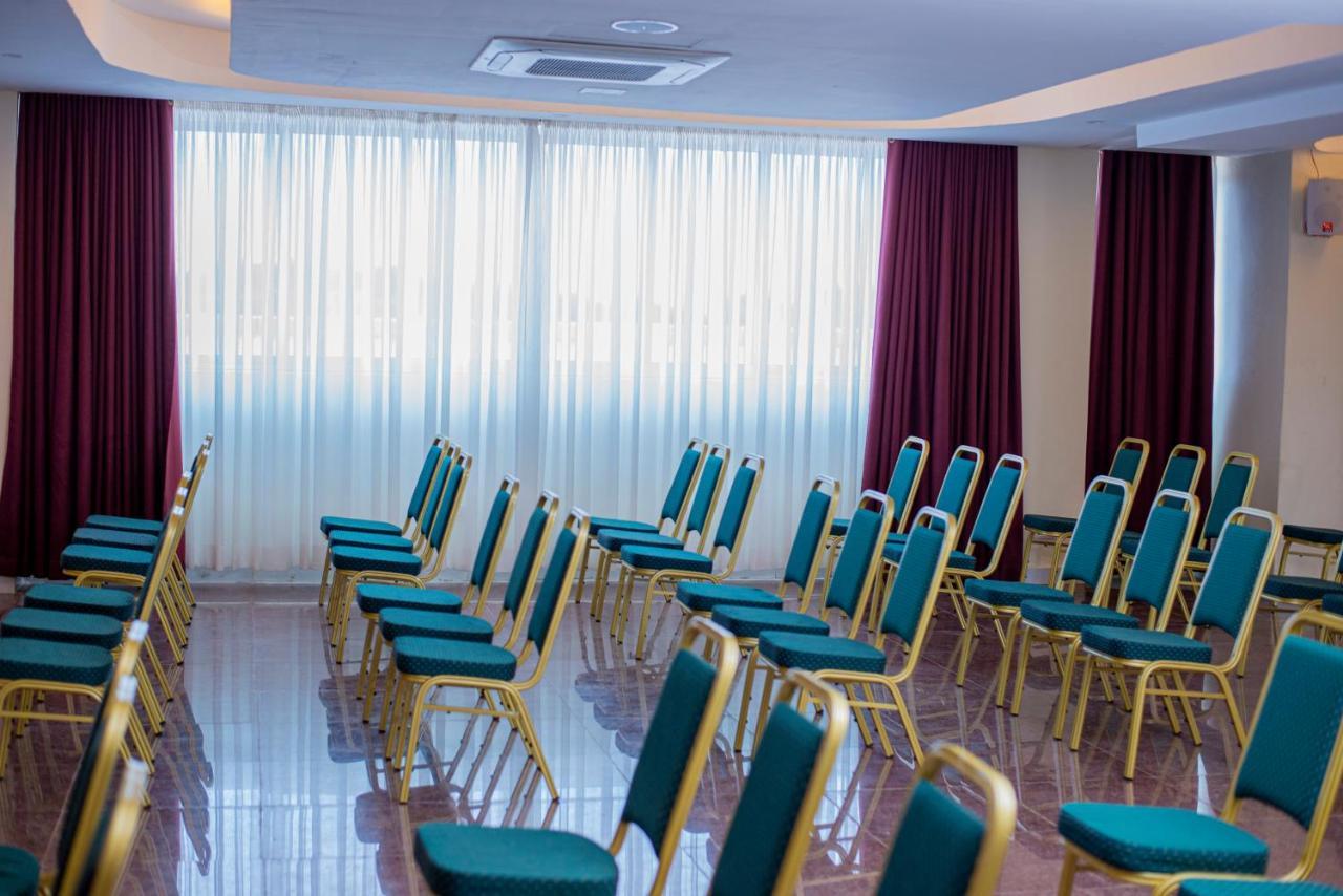 Koki Hotel คัมพาลา ภายนอก รูปภาพ