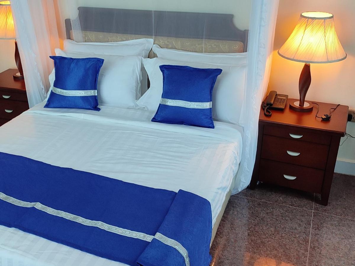 Koki Hotel คัมพาลา ภายนอก รูปภาพ