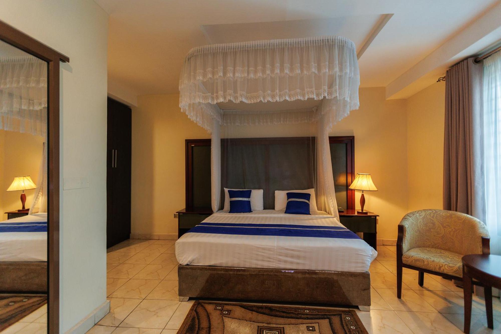 Koki Hotel คัมพาลา ภายนอก รูปภาพ