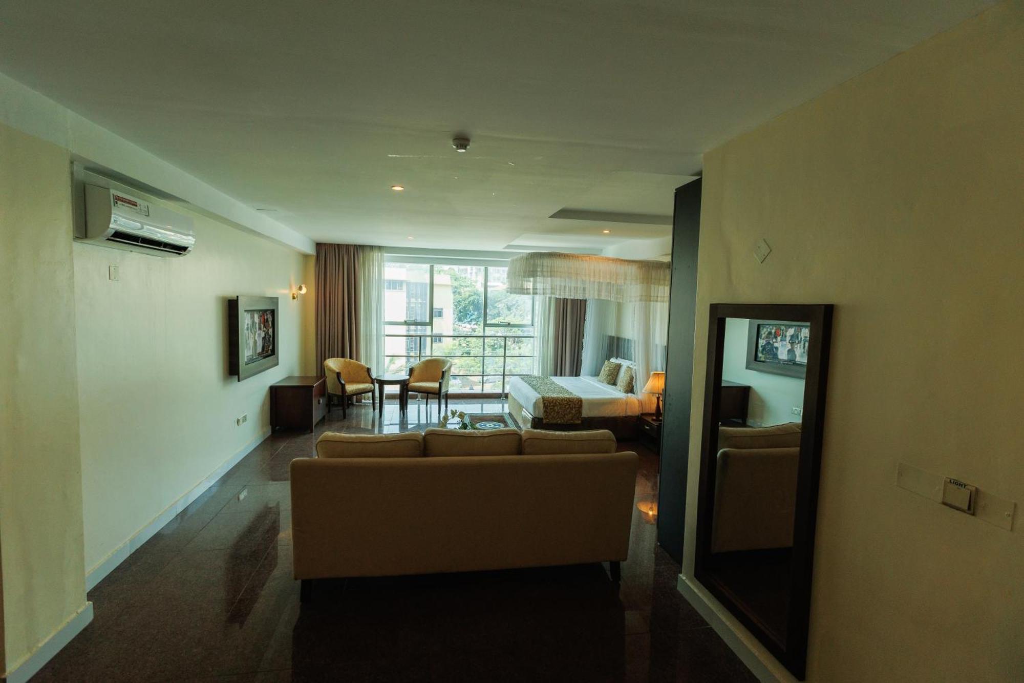 Koki Hotel คัมพาลา ภายนอก รูปภาพ