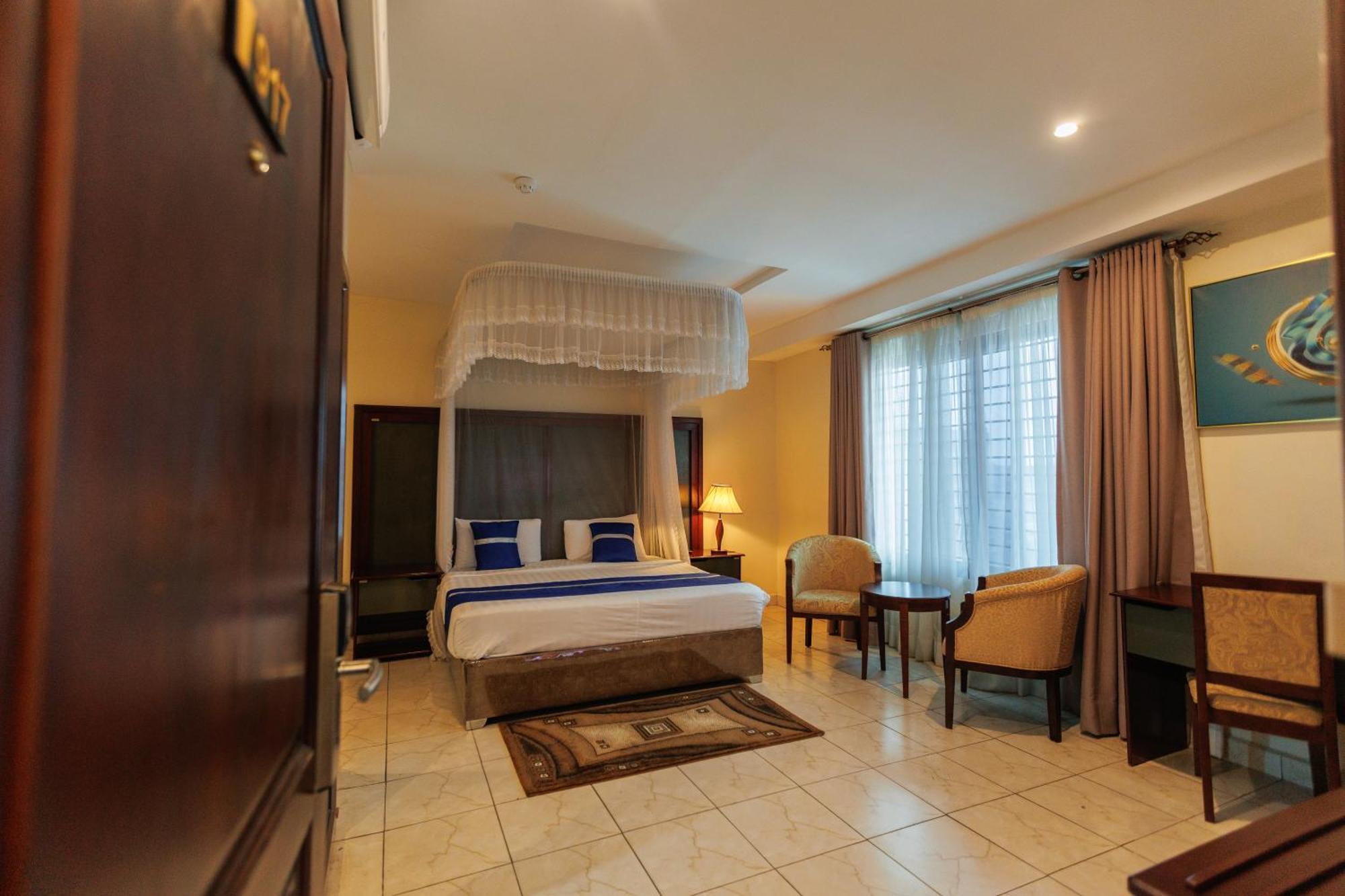 Koki Hotel คัมพาลา ภายนอก รูปภาพ