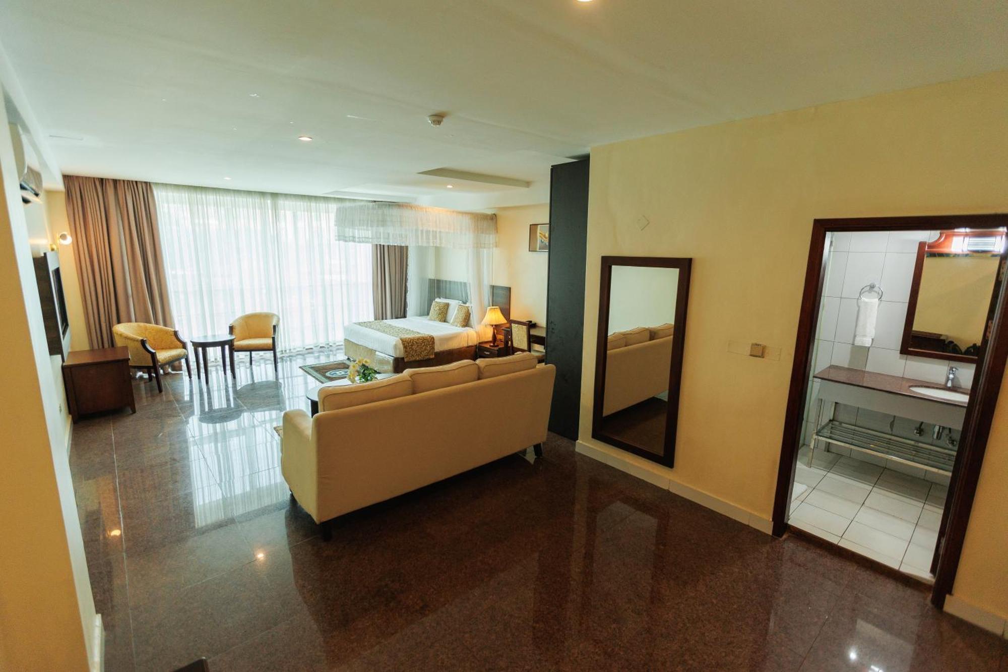 Koki Hotel คัมพาลา ภายนอก รูปภาพ