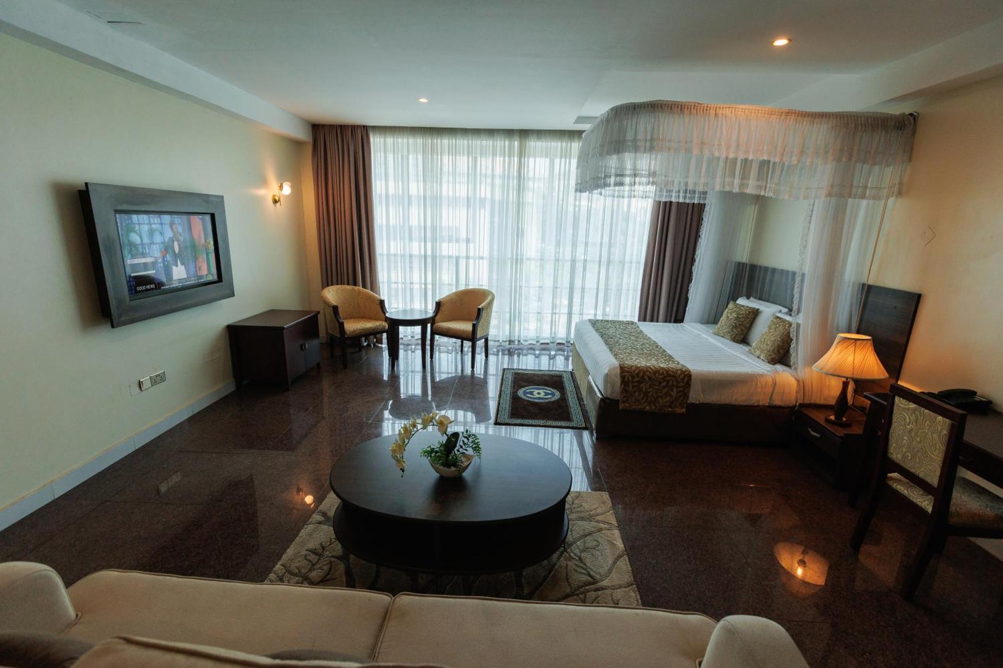 Koki Hotel คัมพาลา ภายนอก รูปภาพ