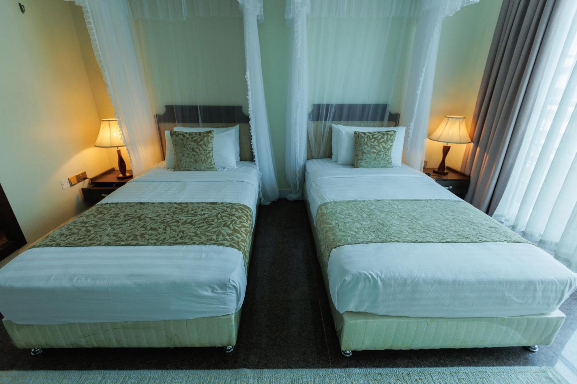 Koki Hotel คัมพาลา ภายนอก รูปภาพ