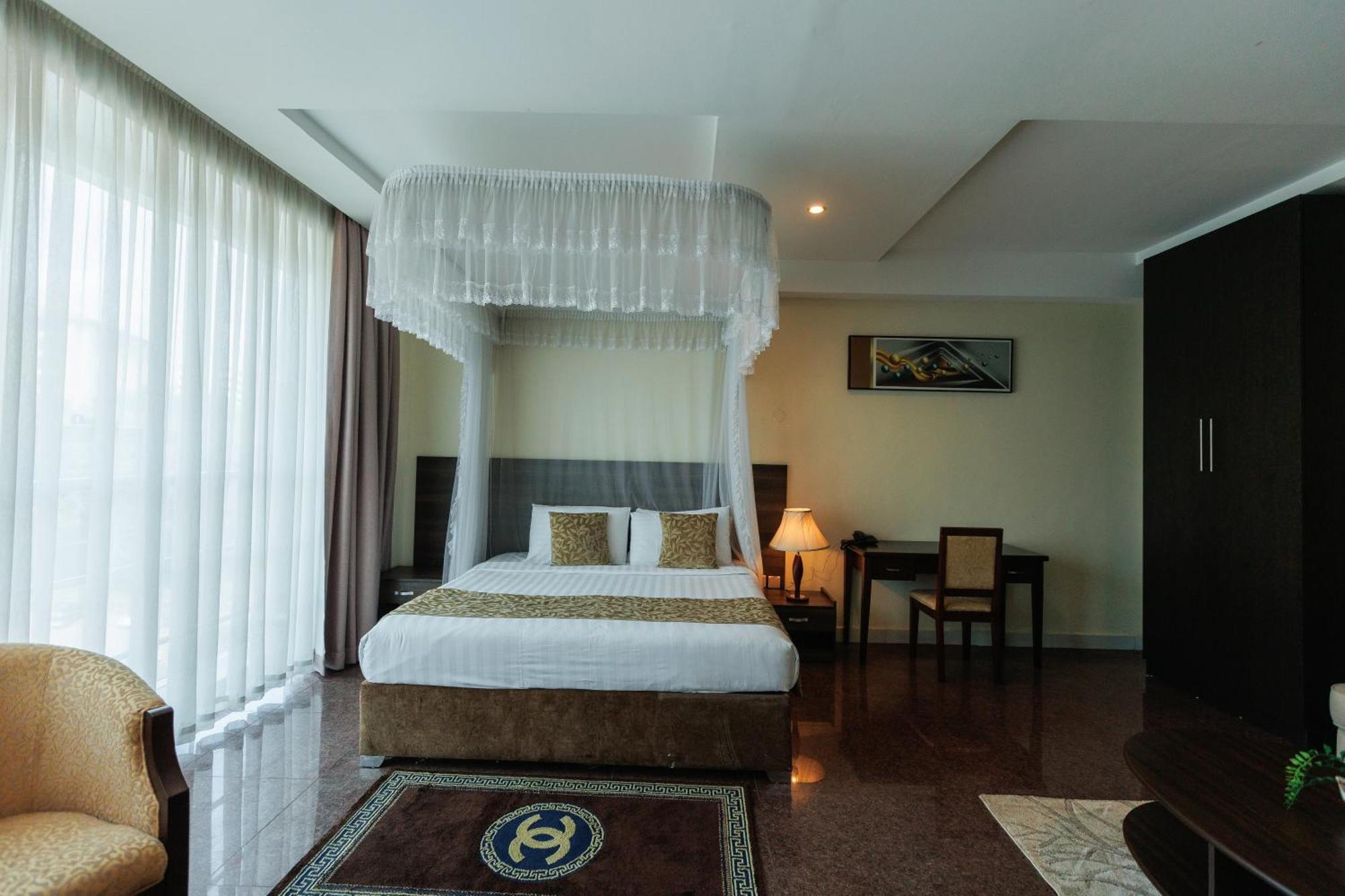 Koki Hotel คัมพาลา ภายนอก รูปภาพ
