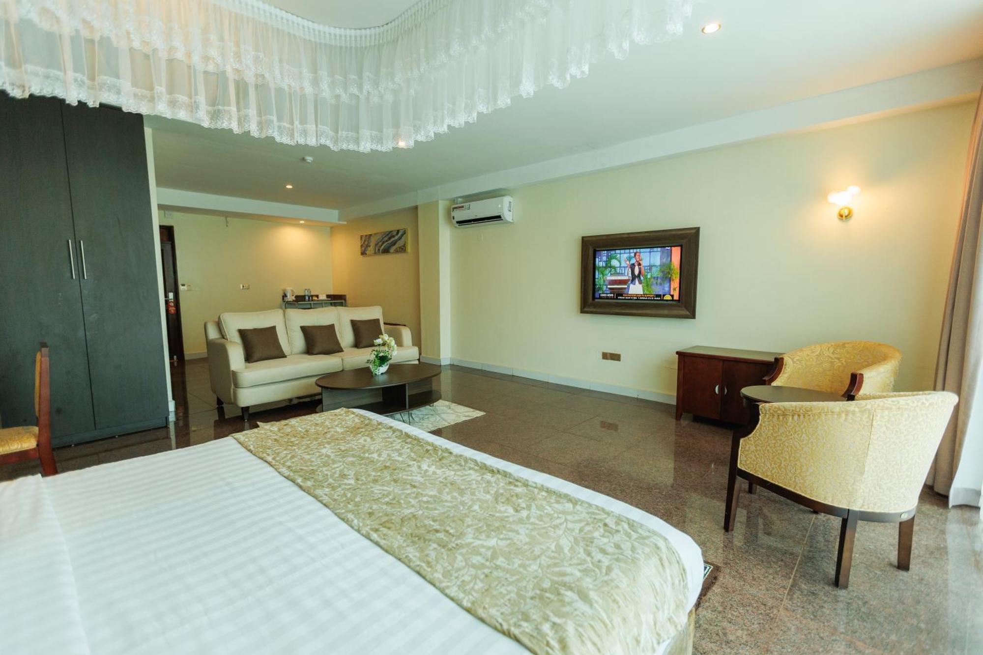 Koki Hotel คัมพาลา ภายนอก รูปภาพ