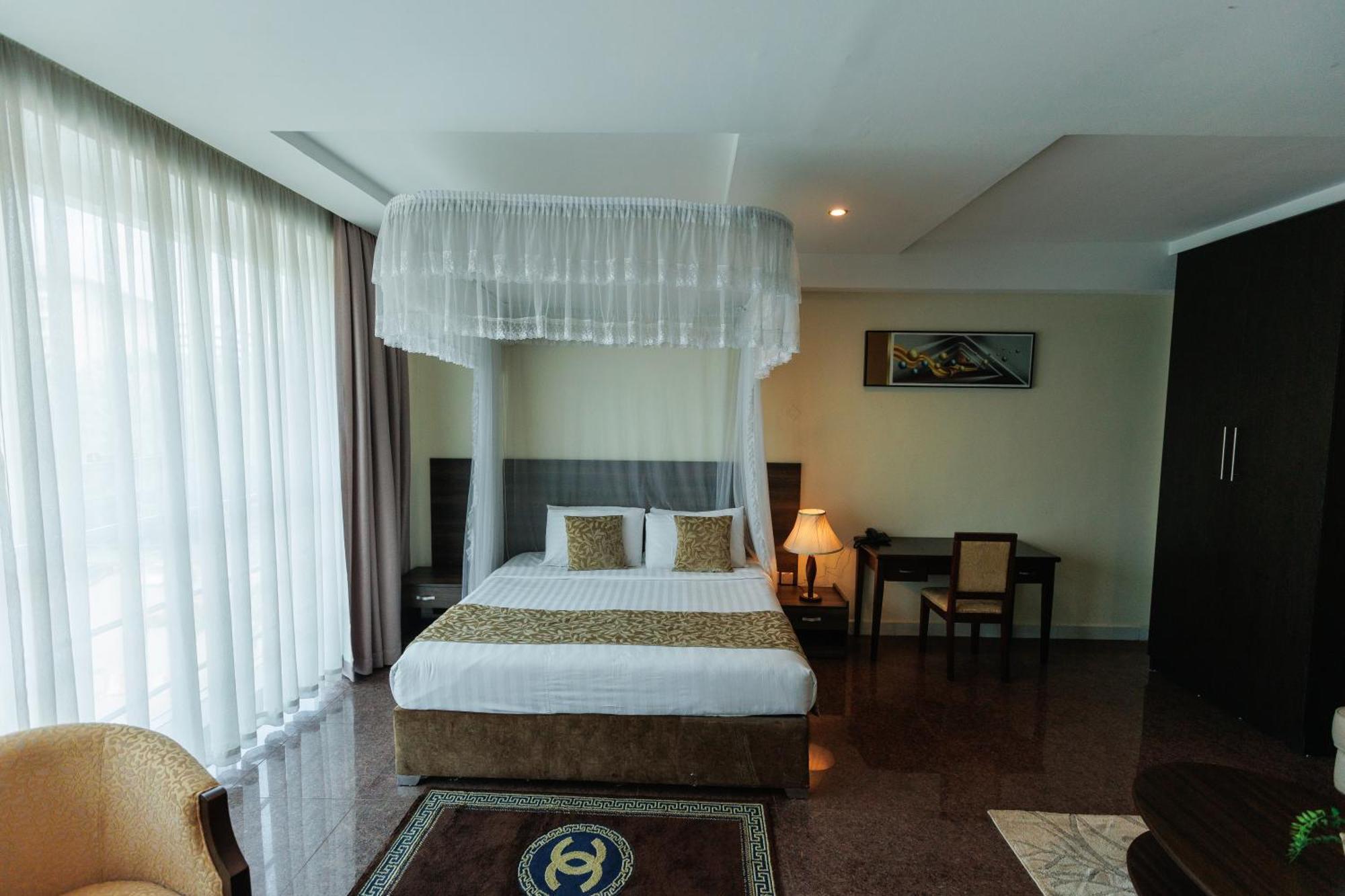 Koki Hotel คัมพาลา ภายนอก รูปภาพ