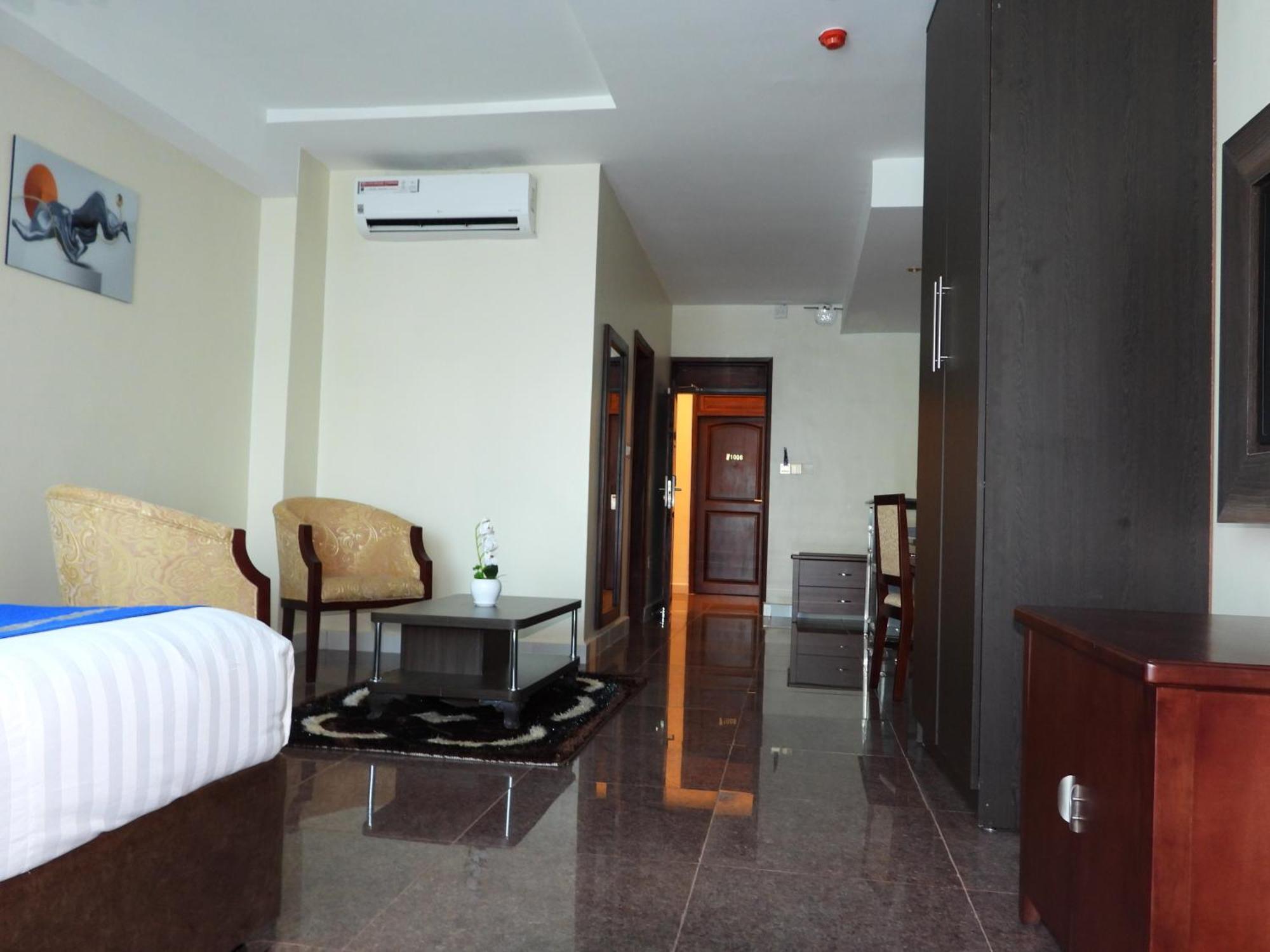 Koki Hotel คัมพาลา ภายนอก รูปภาพ